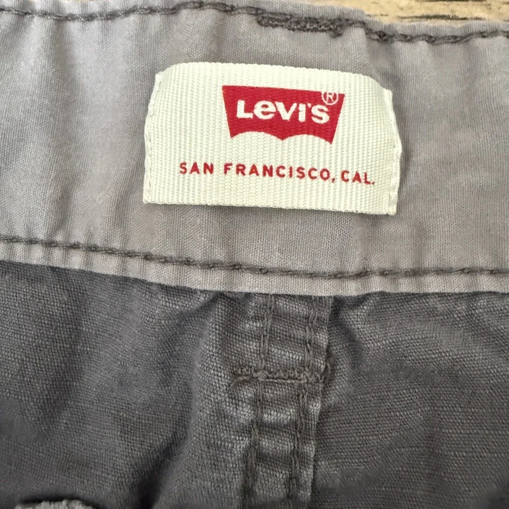 Levis Mens Cargo Shorts Gray Cotton Utility Pockets Size 20 Reg W30 8369-G28